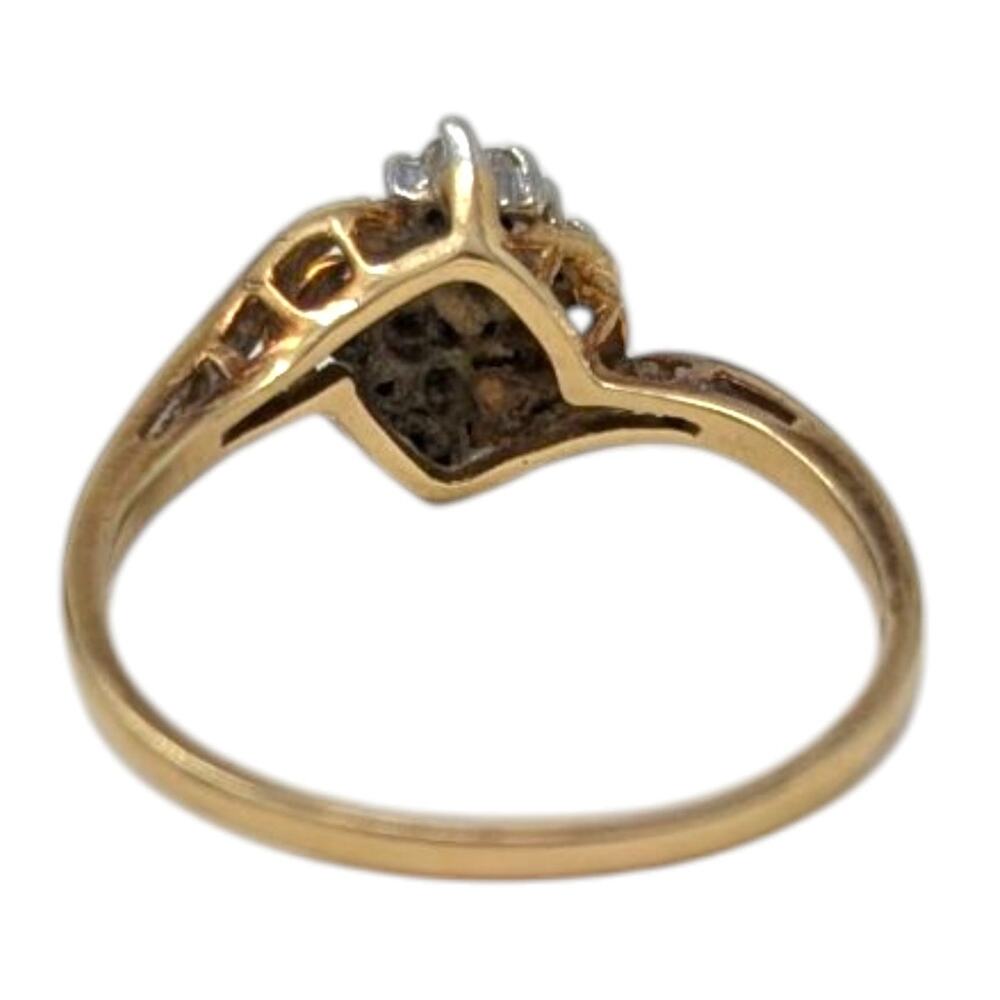 14K Yellow Gold Diamond Cluster Ring Estate Jewelry Size 9, 1.17g - Picture 3 of 6